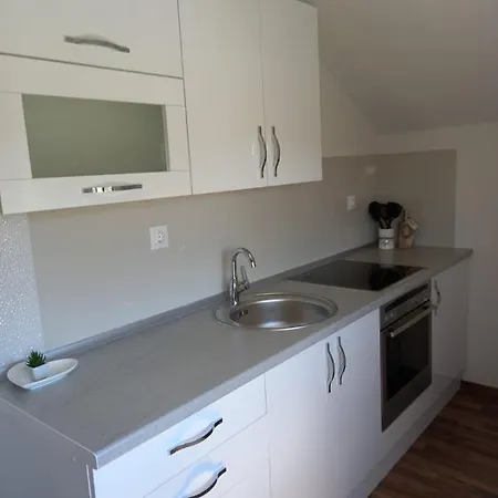 Apartament Kaić A2 *